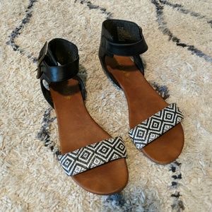 Mudd Aztec print sandals